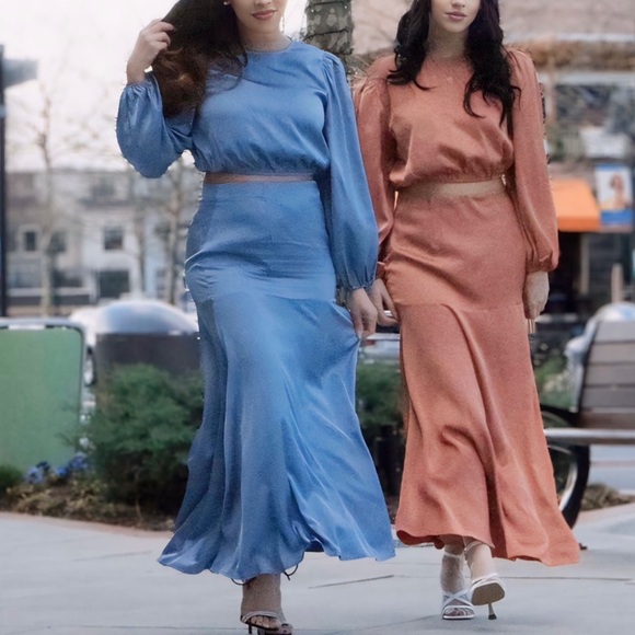 Satin Mermaid Set: Brand New! - Picture 5 of 7